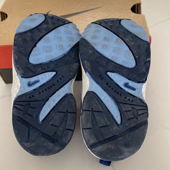 Nike Baby Velcro Sneakers  Sz 4c - Picture 6 of 10